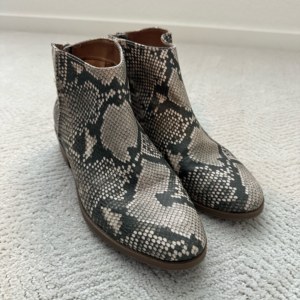 Universal Thread Snake Print Ankle Boots